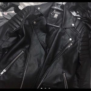Faux Leather jacket (Pm before purchasing!)